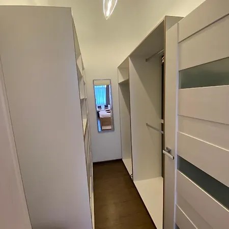 Classy Times - Centre - Private Parking - Sunny ポプラト